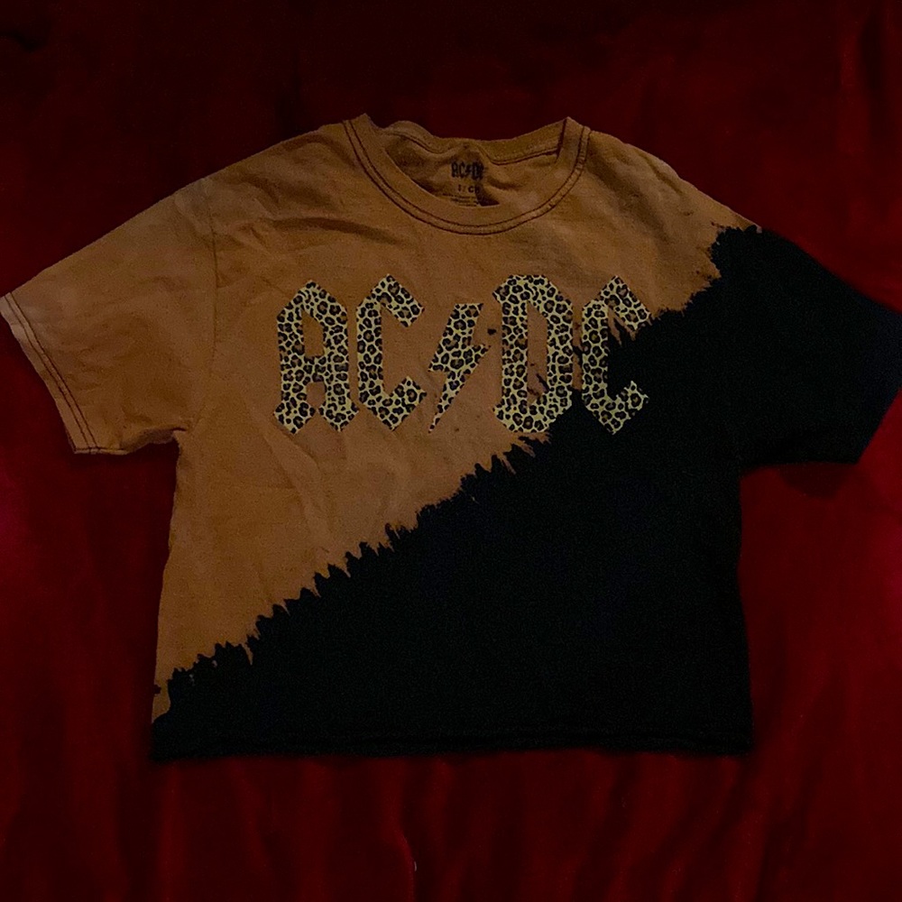 Cheetah print letters. Orang and black